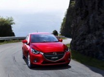 Компактный хэтчбек Mazda2 сменил поколение