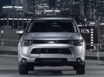 Обновленный Mitsubishi Outlander подорожал на 30 000 рублей