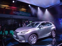 Компания Lexus представила в Москве новый кроссовер NX