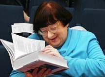 Валерию Новодворскую увековечат в Одессе с книгой в руках