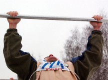 Учитель физкультуры госпитализирован из московской школы после трюка на турнике