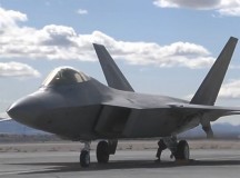 Американскому F-22 будет трудно сбить российский Су-35