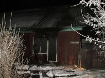 Страшная трагедия в Тюменской области: четверо детей сгорели в запертой квартире, пока их мать пила у подруги