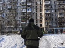 Обстрела остановки в Донецке мало: Порошенко стягивает резервы