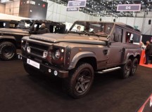 Трехосный Land Rover Defender Flying Huntsman от Kahn Design